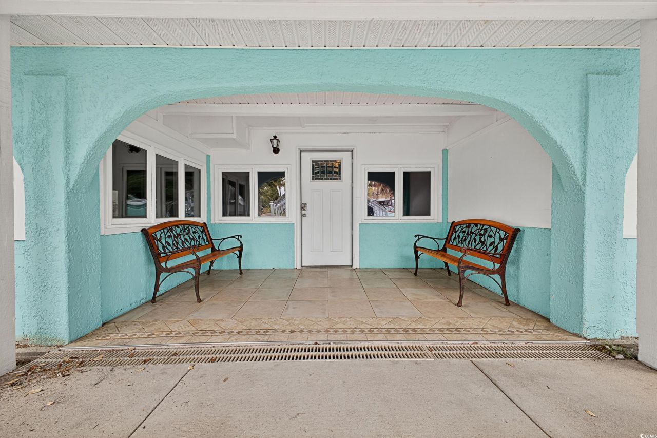 1885 Pompano Dr. Photo 4