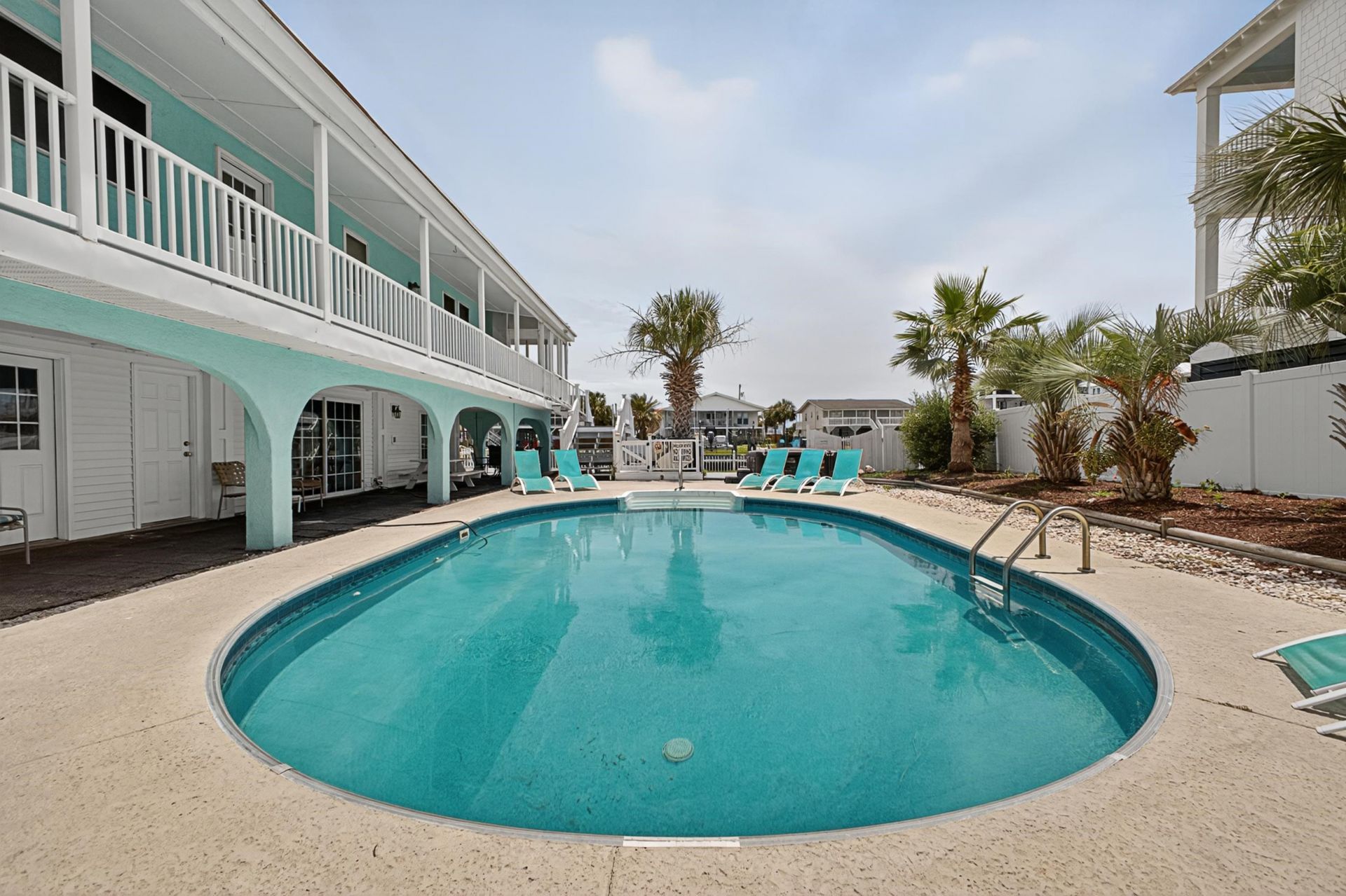 1885 Pompano Dr. Photo 4