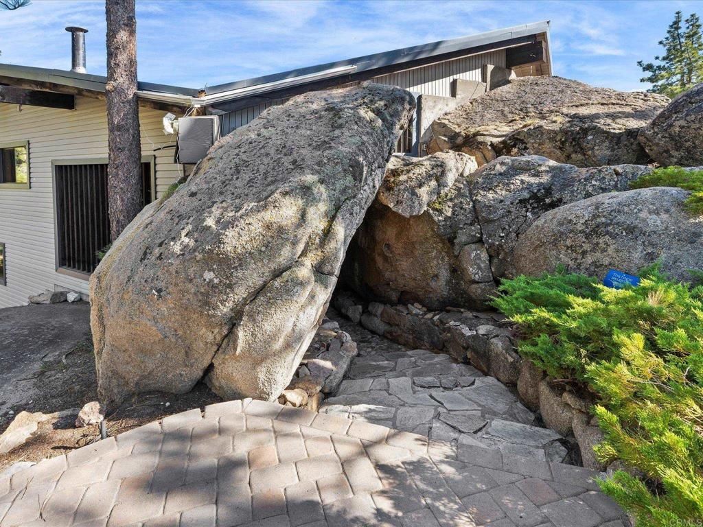 1082 Mountain Canary Drive, South Lake Tahoe, CA 96150 Main Photo