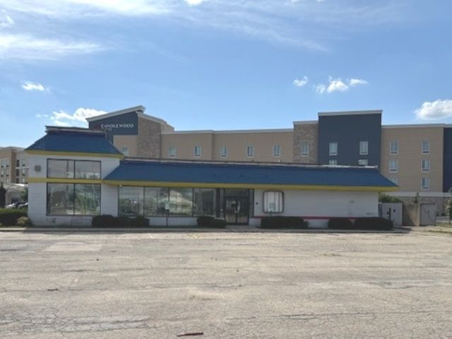 3625 Rock Creek Boulevard, Joliet, IL 60431 Main Photo