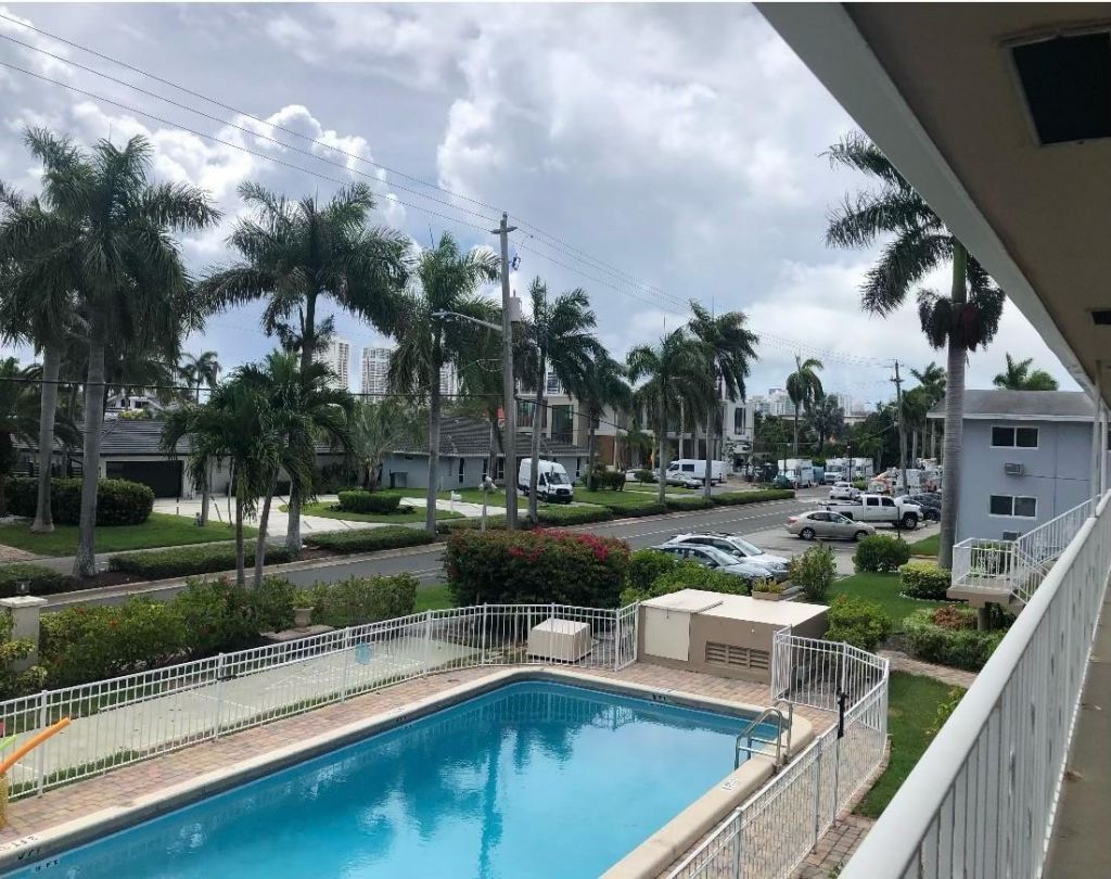 500 Layne Boulevard, Unit 18, Hallandale Beach, FL 33009 Photo