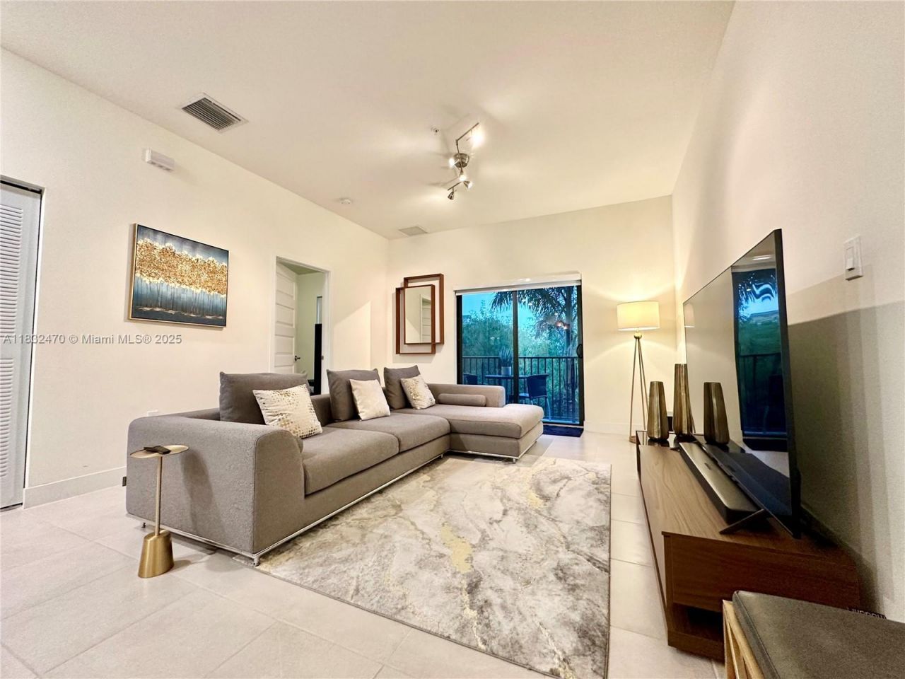 8031 NW 104th Ave, Unit 21, Doral, FL 33178 Photo