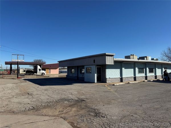 721 W 7th Street, Stroud, OK 74079