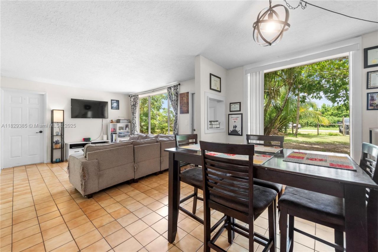 20350 SW 182nd Ave, Miami, FL 33187 Photo