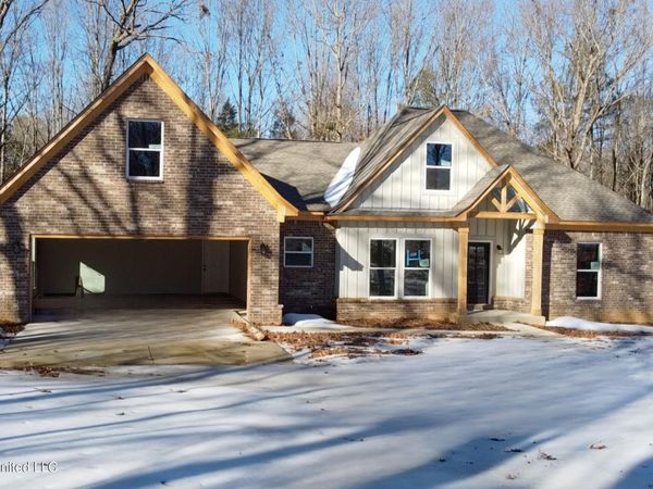 667 Pigeon Roost Road, Coldwater, MS 38618