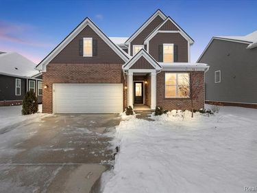 2348 Provencal Drive, Commerce Twp, MI 48382