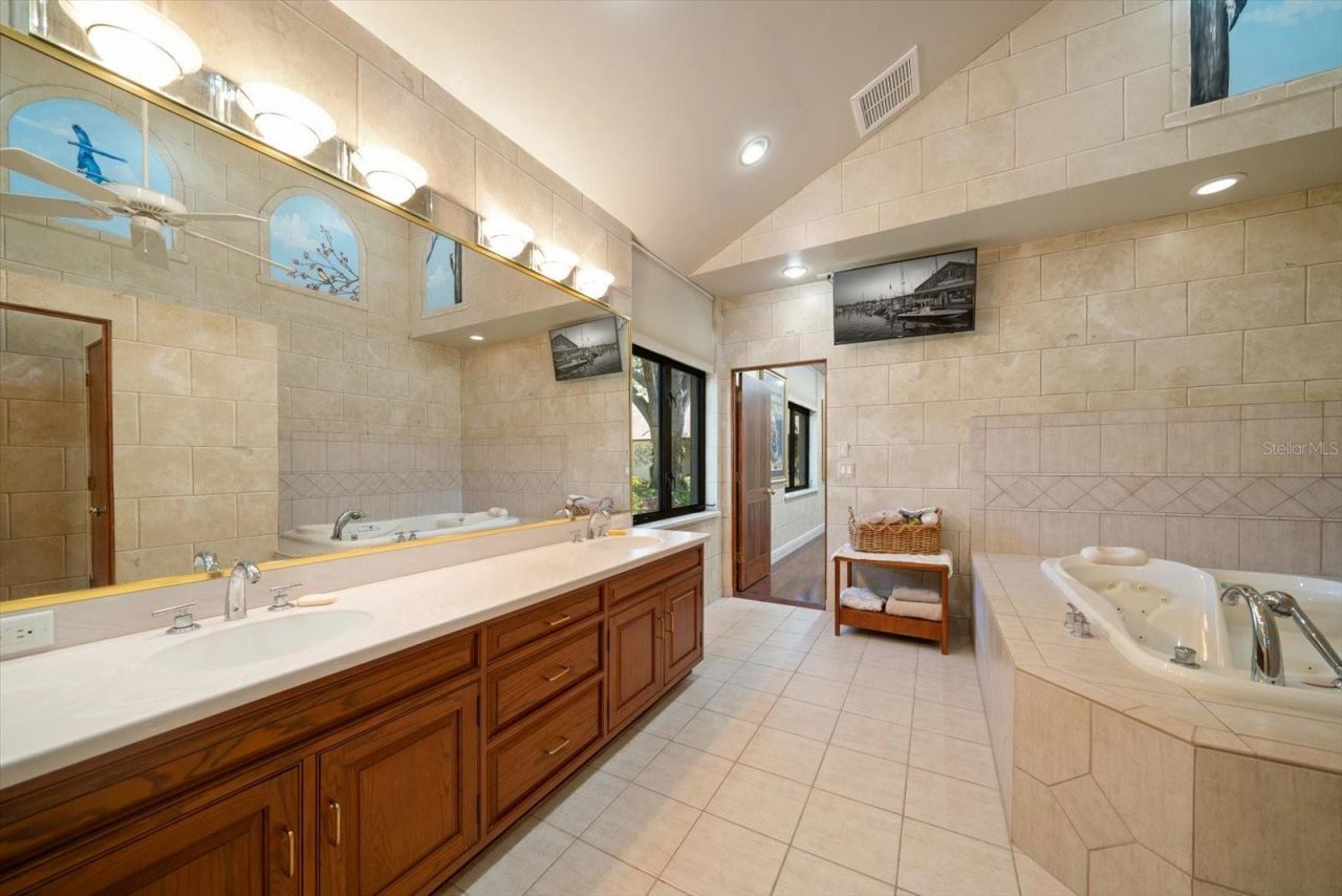 1835 Alicia Way, Clearwater, FL 33764 Photo