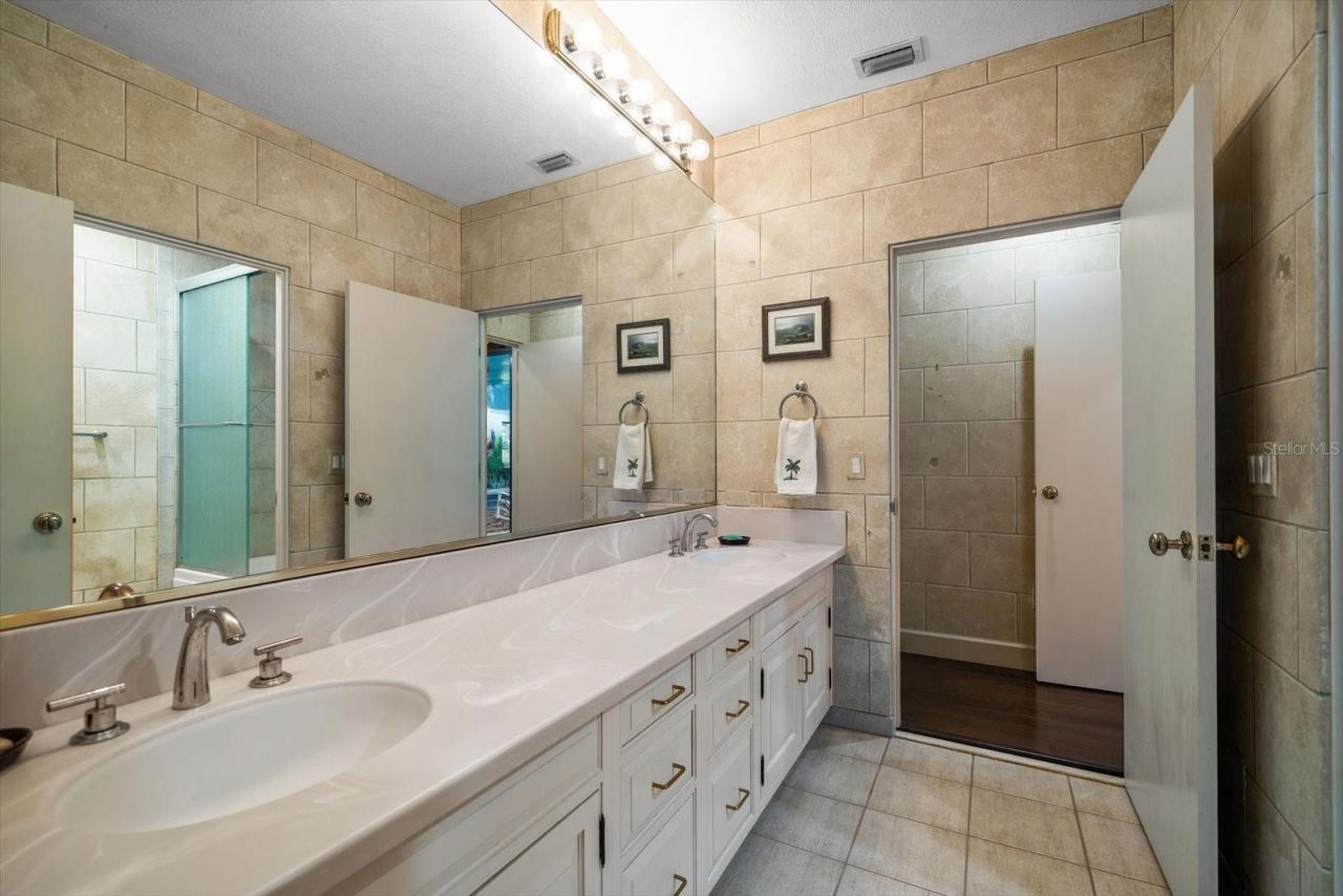 1835 Alicia Way, Clearwater, FL 33764 Photo