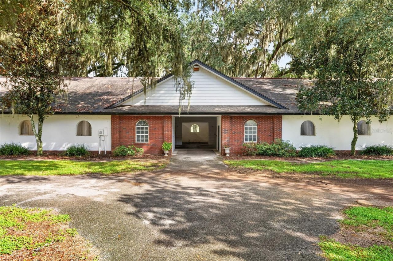 5540 SE 157th Street Road, Summerfield, FL 34491 Photo