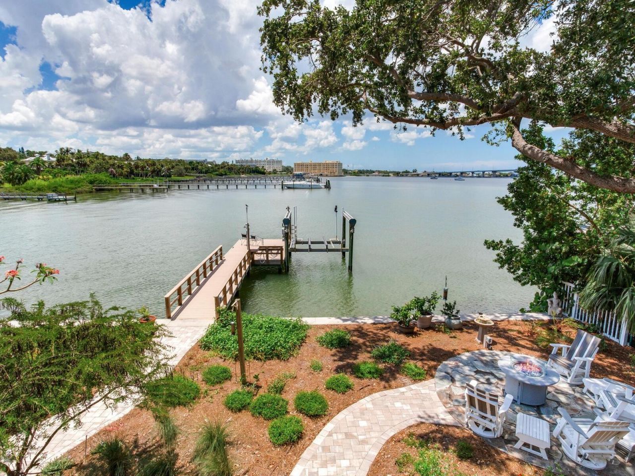 8 Sunset Bay Drive, Belleair, FL 33756 Photo