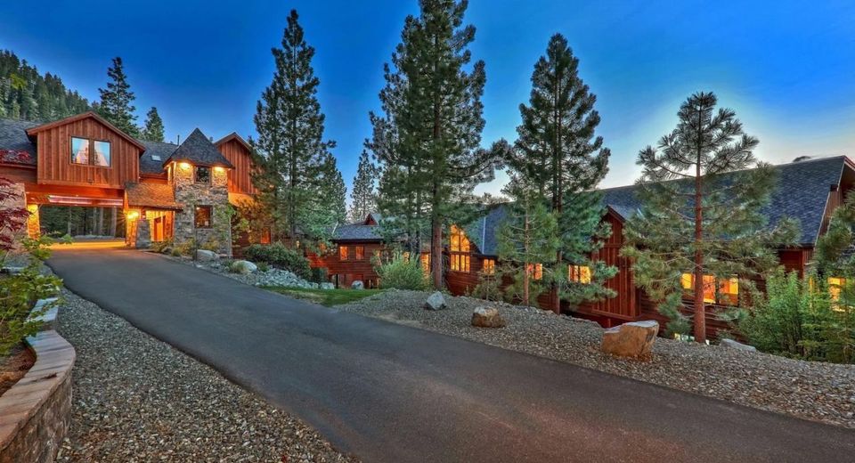 1639 Sherman Way, South Lake Tahoe, CA 96150 Photo