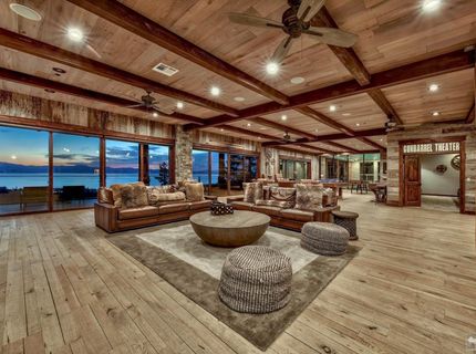 1639 Sherman Way, South Lake Tahoe, CA 96150 Photo