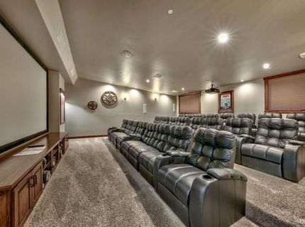 1639 Sherman Way, South Lake Tahoe, CA 96150 Photo