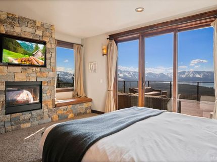 1639 Sherman Way, South Lake Tahoe, CA 96150 Photo