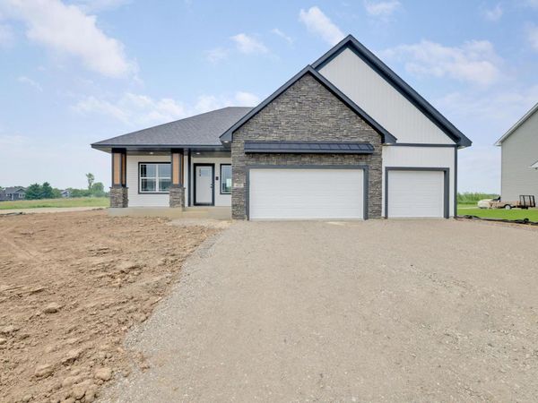 909 Acorn Court, Hudson, WI 54016