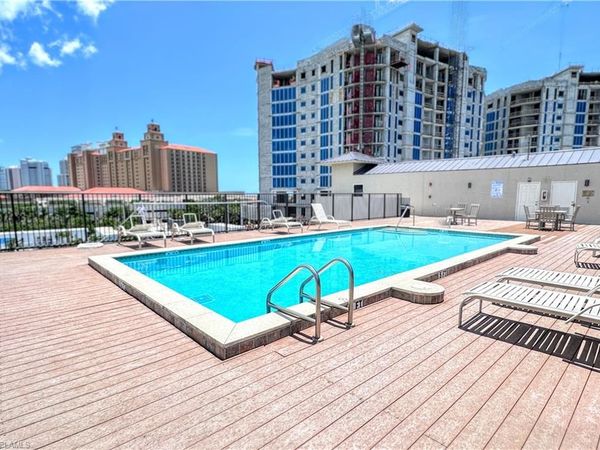 260 Southbay DR, Unit 204, NAPLES, FL 34108