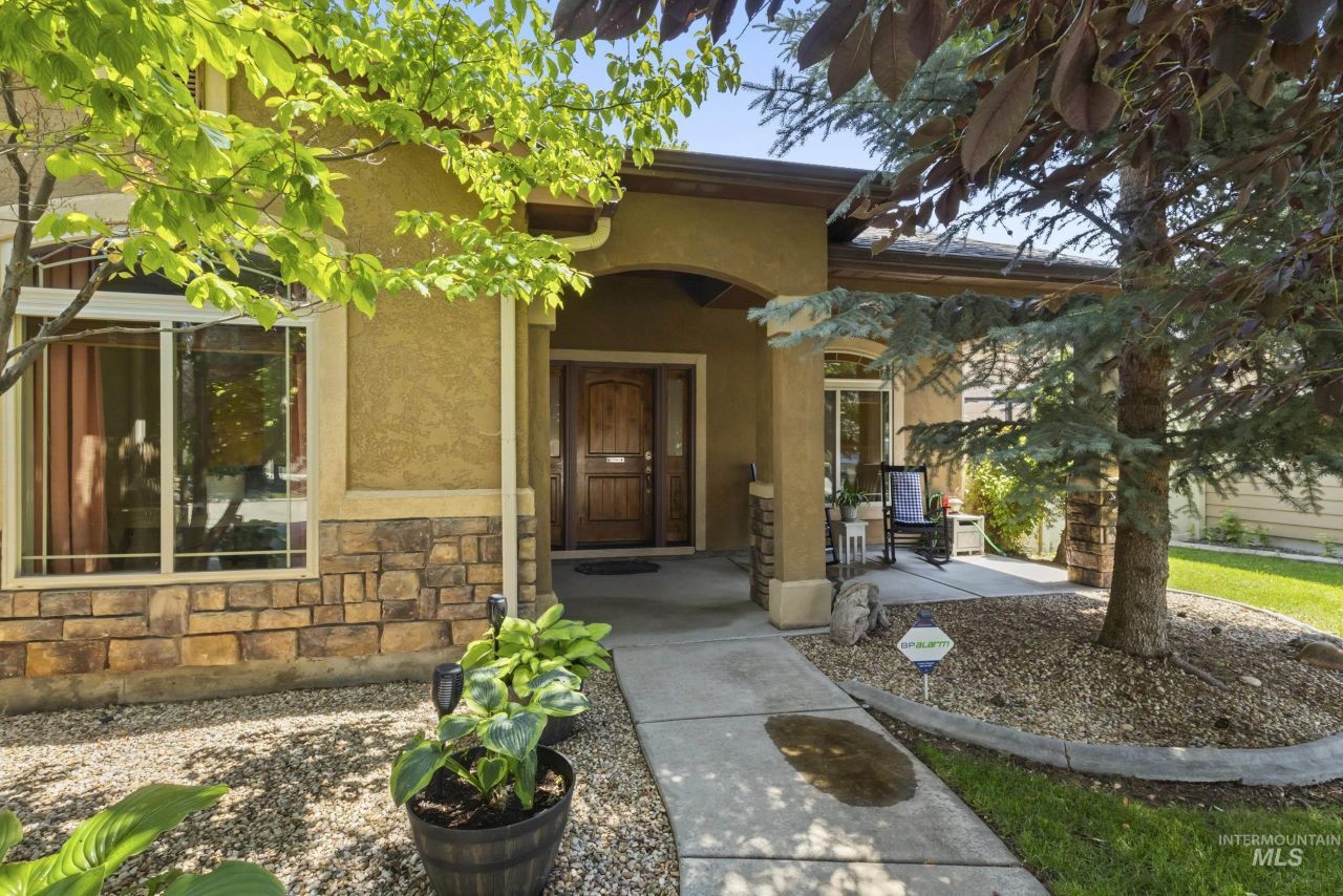 2310 W Herron Loop, Nampa, ID 83686 Main Photo