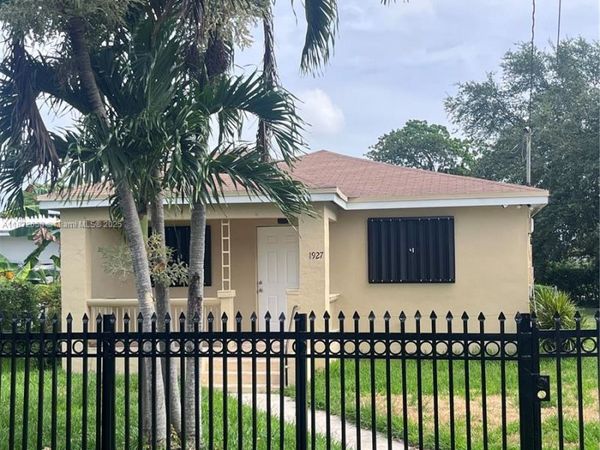 1927 NW 64 st, Miami, FL 33147