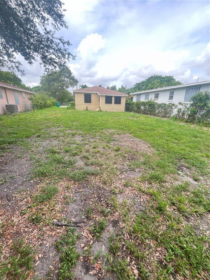 1927 NW 64 St, Miami, FL 33147 Photo