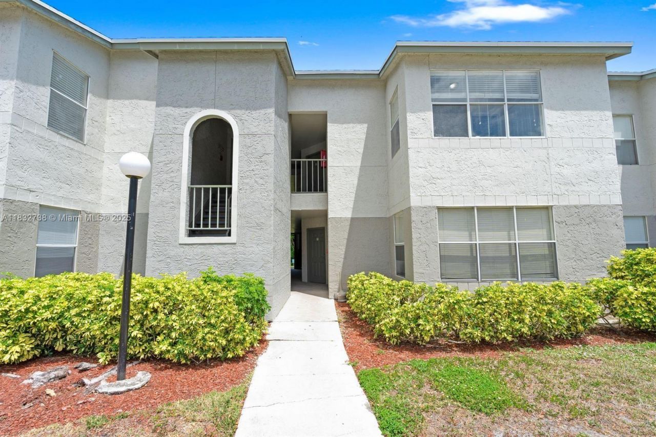 1401 Village Blvd, Unit 717, West Palm Beach, FL 33409 Photo