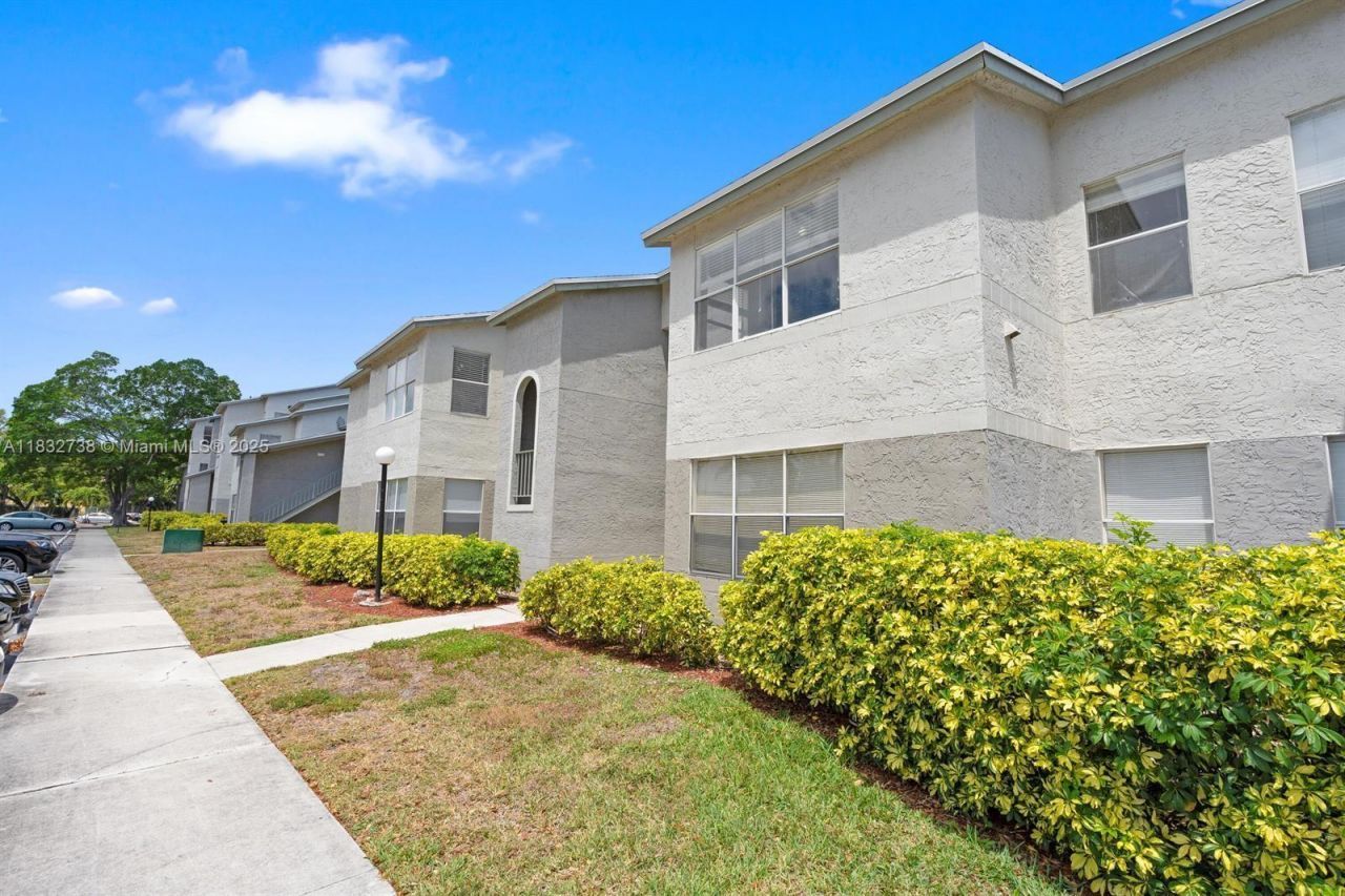1401 Village Blvd, Unit 717, West Palm Beach, FL 33409 Photo