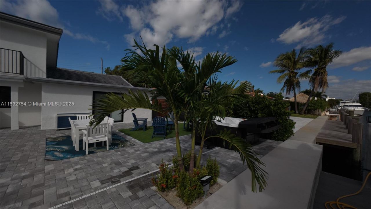 1240 NE 27th Ter, Pompano Beach, FL 33062 Photo