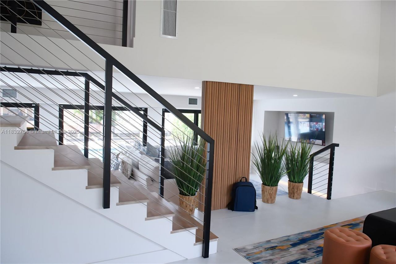 1240 NE 27th Ter, Pompano Beach, FL 33062 Photo