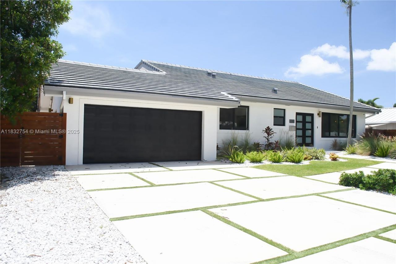 1240 NE 27th Ter, Pompano Beach, FL 33062 Photo