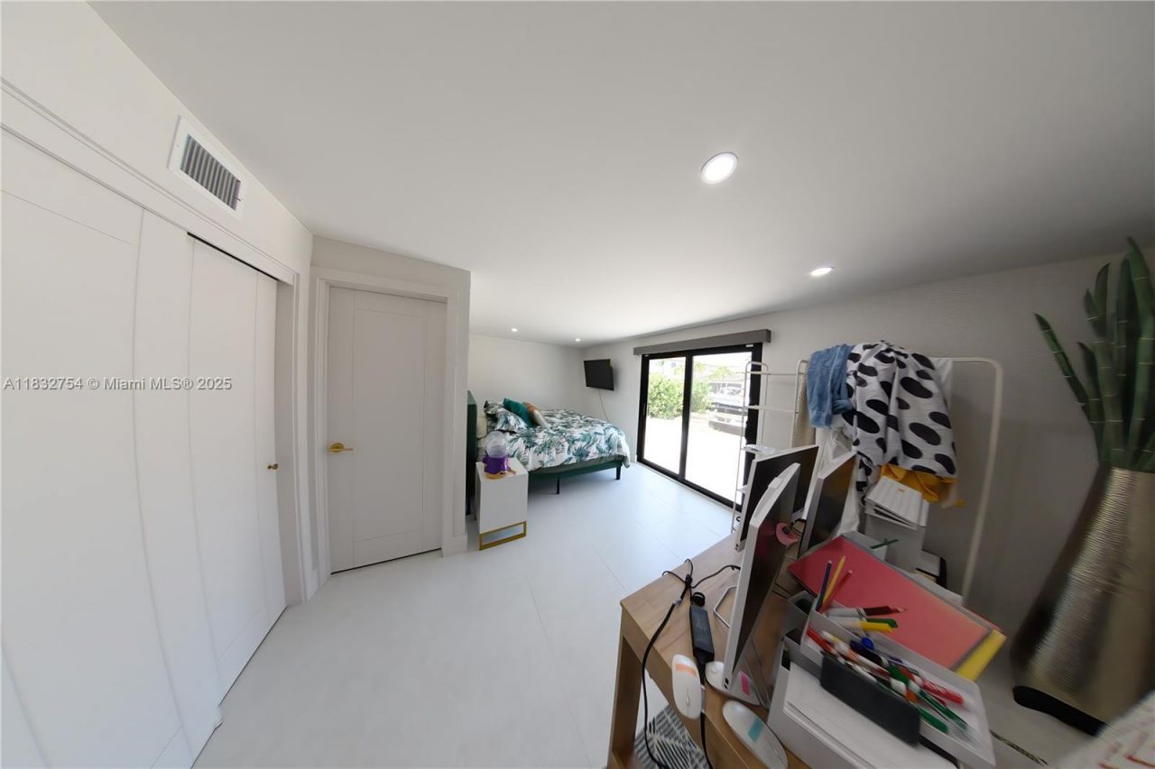 1240 NE 27th Ter, Pompano Beach, FL 33062 Photo