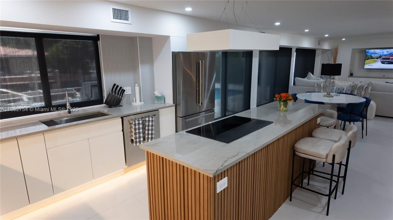 1240 NE 27th Ter, Pompano Beach, FL 33062 Photo