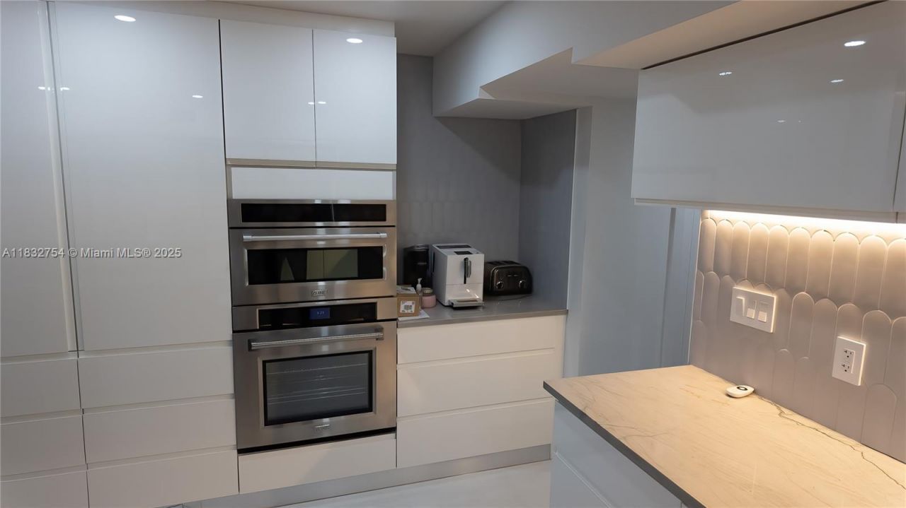 1240 NE 27th Ter, Pompano Beach, FL 33062 Photo