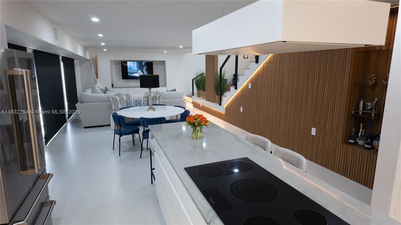 1240 NE 27th Ter, Pompano Beach, FL 33062 Photo