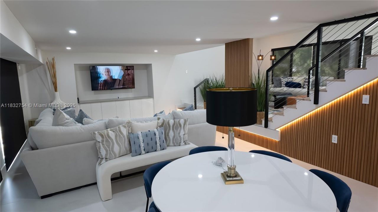 1240 NE 27th Ter, Pompano Beach, FL 33062 Photo