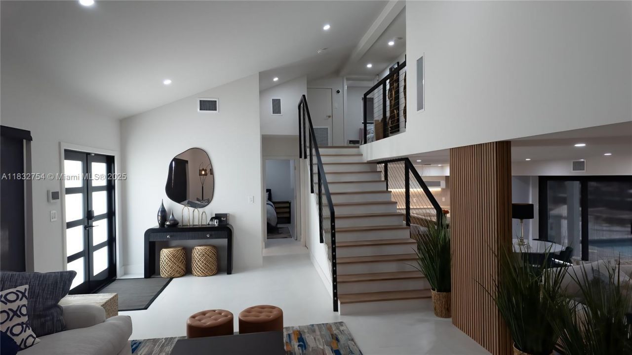 1240 NE 27th Ter, Pompano Beach, FL 33062 Photo