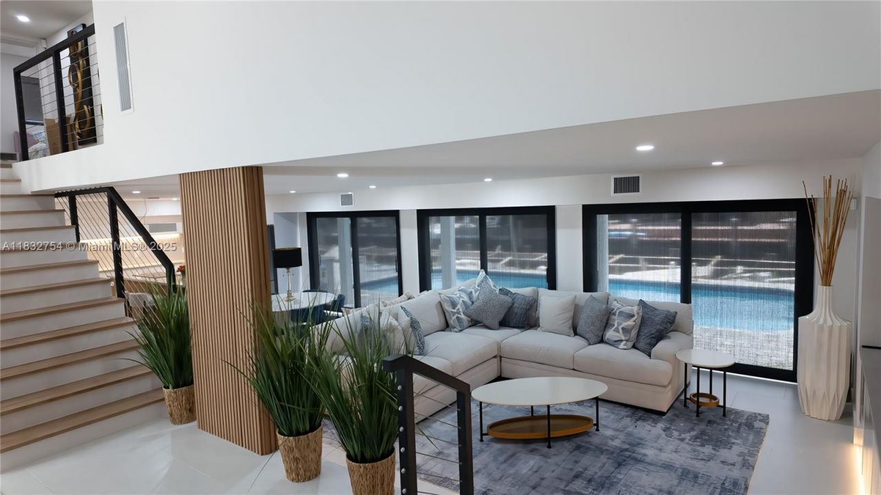 1240 NE 27th Ter, Pompano Beach, FL 33062 Photo