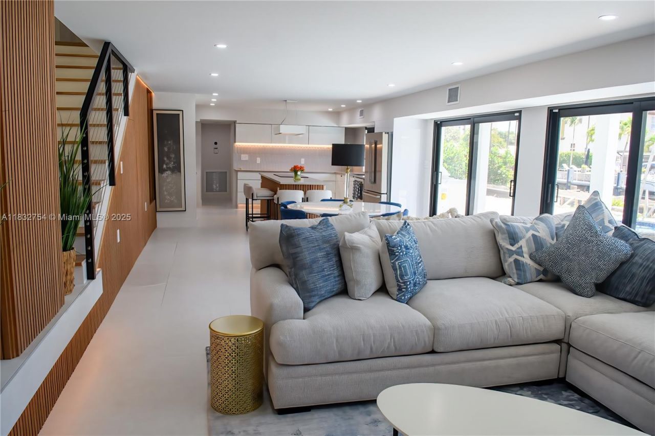 1240 NE 27th Ter, Pompano Beach, FL 33062 Photo