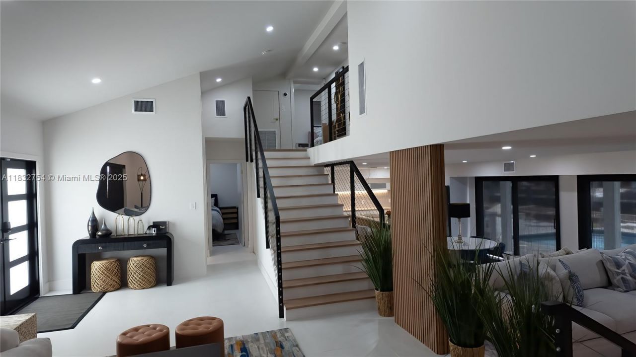 1240 NE 27th Ter, Pompano Beach, FL 33062 Photo