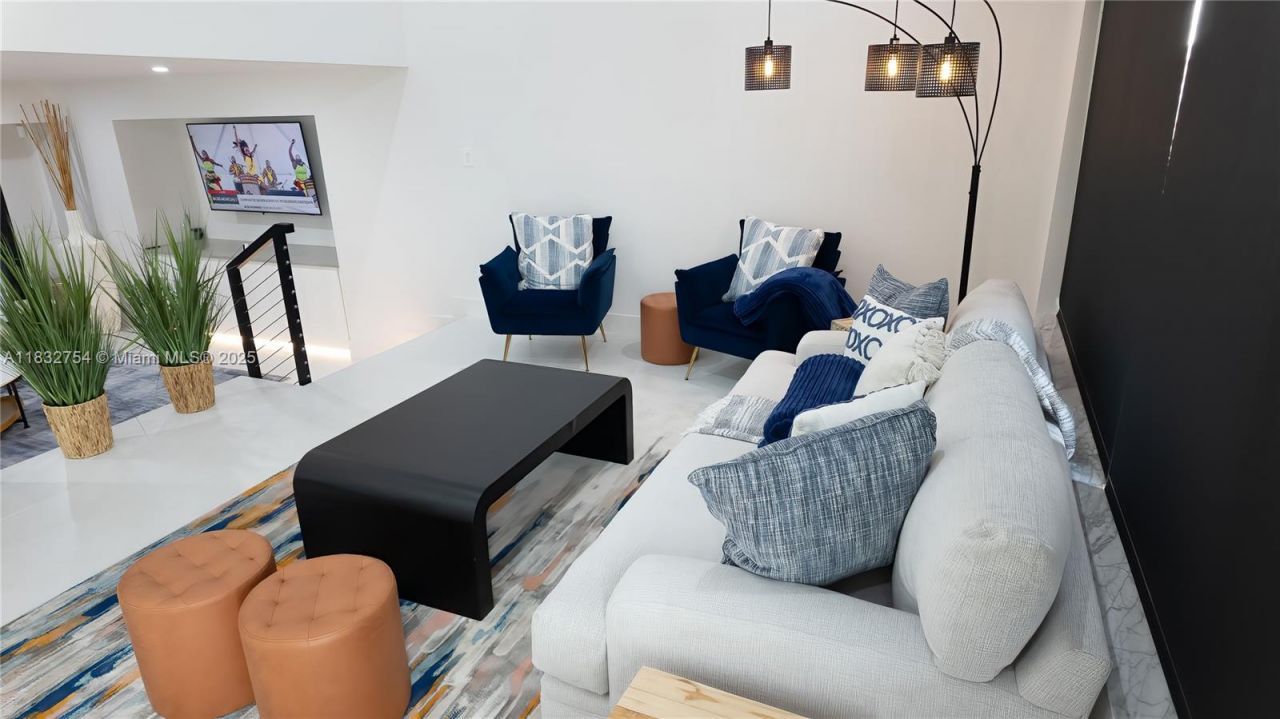 1240 NE 27th Ter, Pompano Beach, FL 33062 Photo