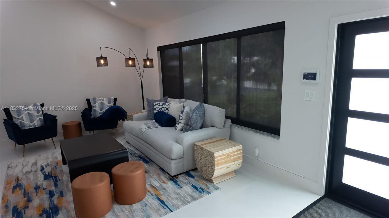 1240 NE 27th Ter, Pompano Beach, FL 33062 Photo