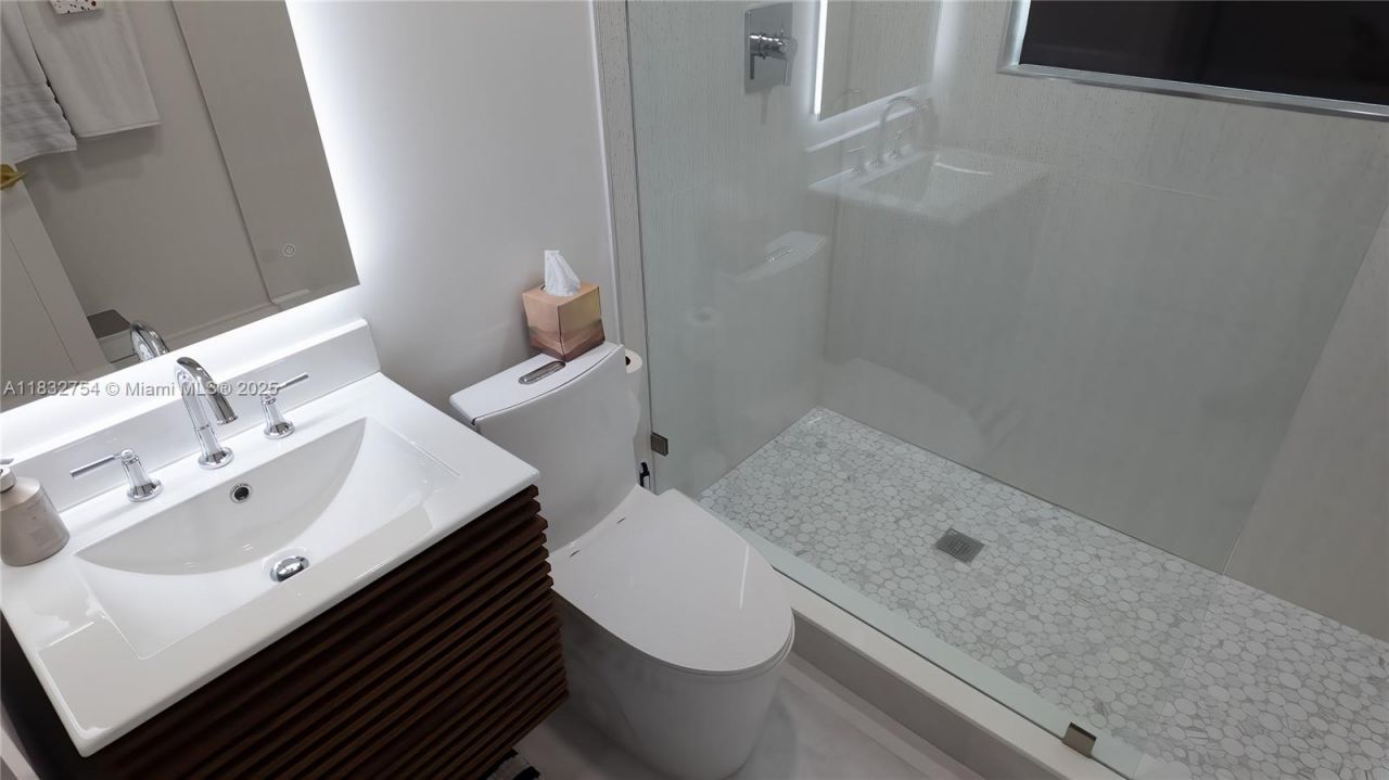 1240 NE 27th Ter, Pompano Beach, FL 33062 Photo