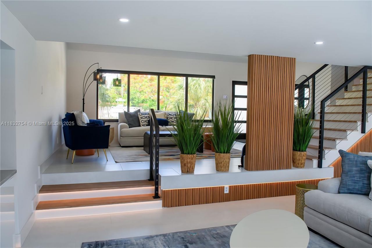 1240 NE 27th Ter, Pompano Beach, FL 33062 Photo