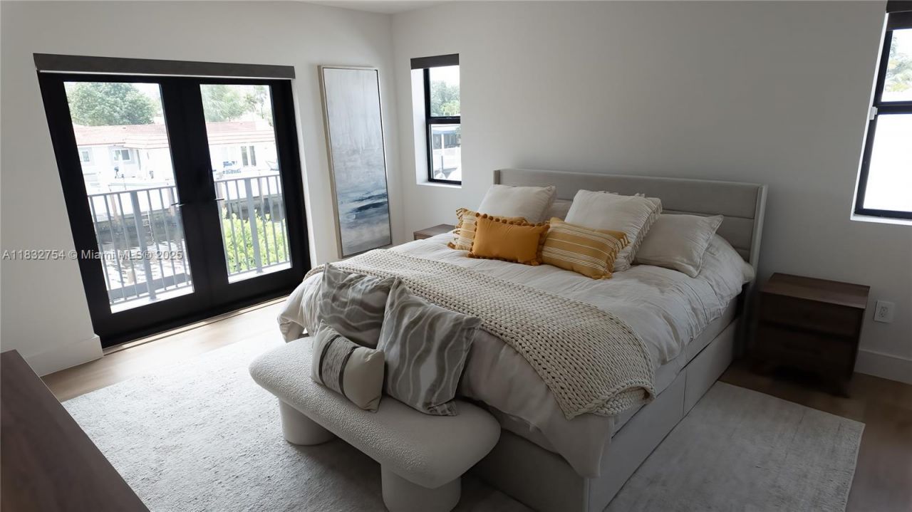 1240 NE 27th Ter, Pompano Beach, FL 33062 Photo