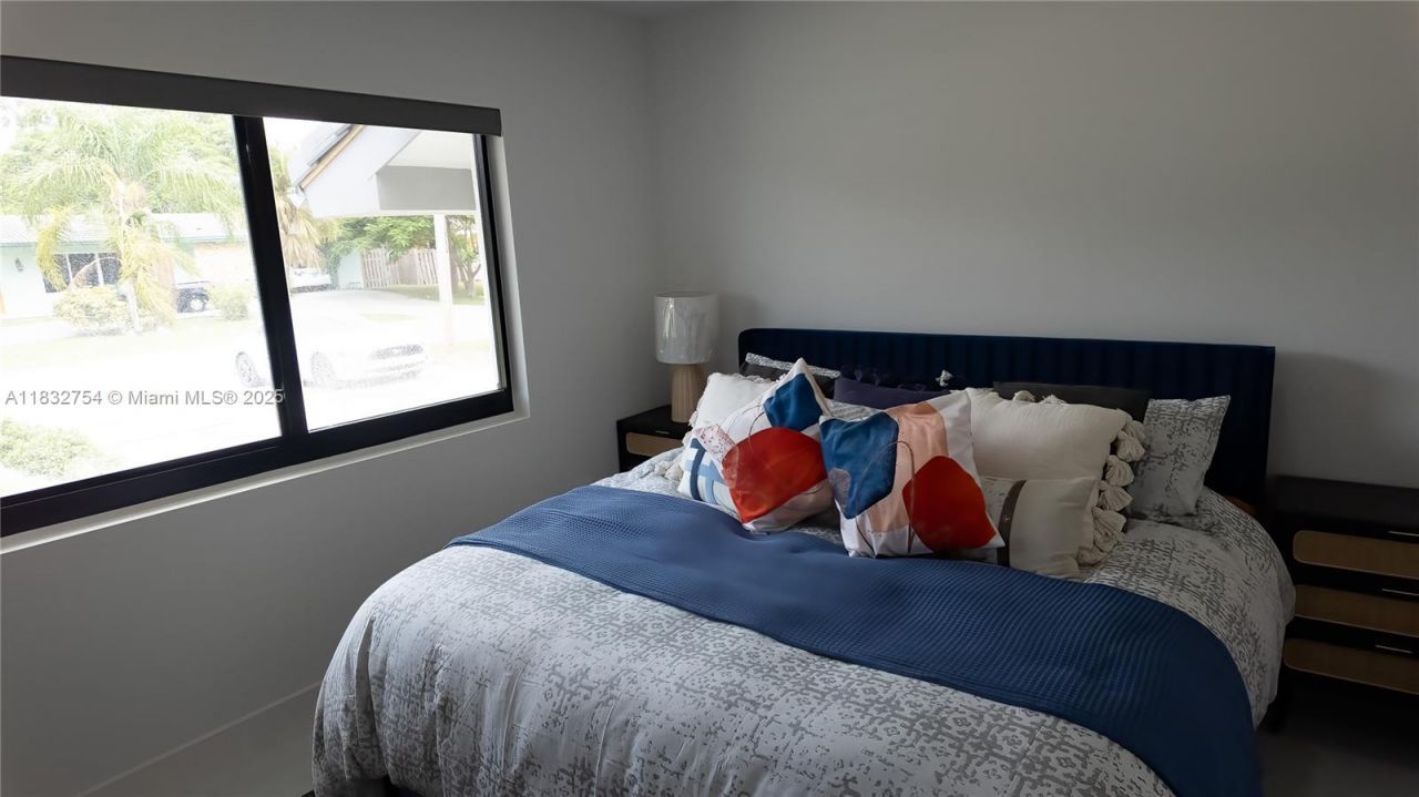 1240 NE 27th Ter, Pompano Beach, FL 33062 Photo