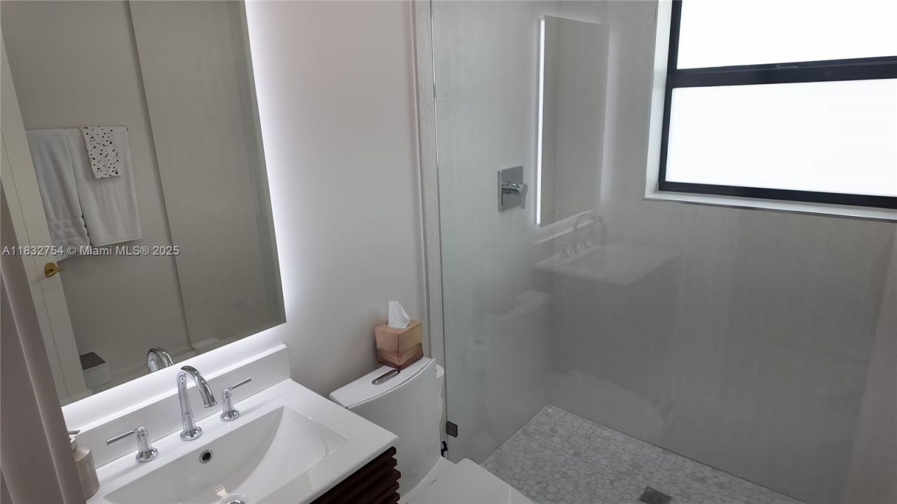 1240 NE 27th Ter, Pompano Beach, FL 33062 Photo