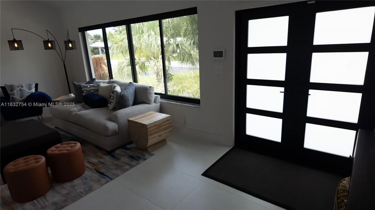 1240 NE 27th Ter, Pompano Beach, FL 33062 Photo