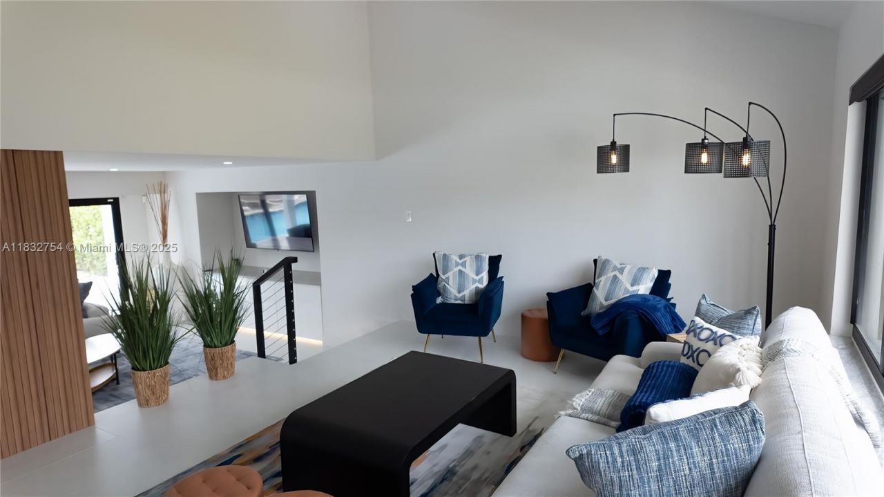 1240 NE 27th Ter, Pompano Beach, FL 33062 Photo