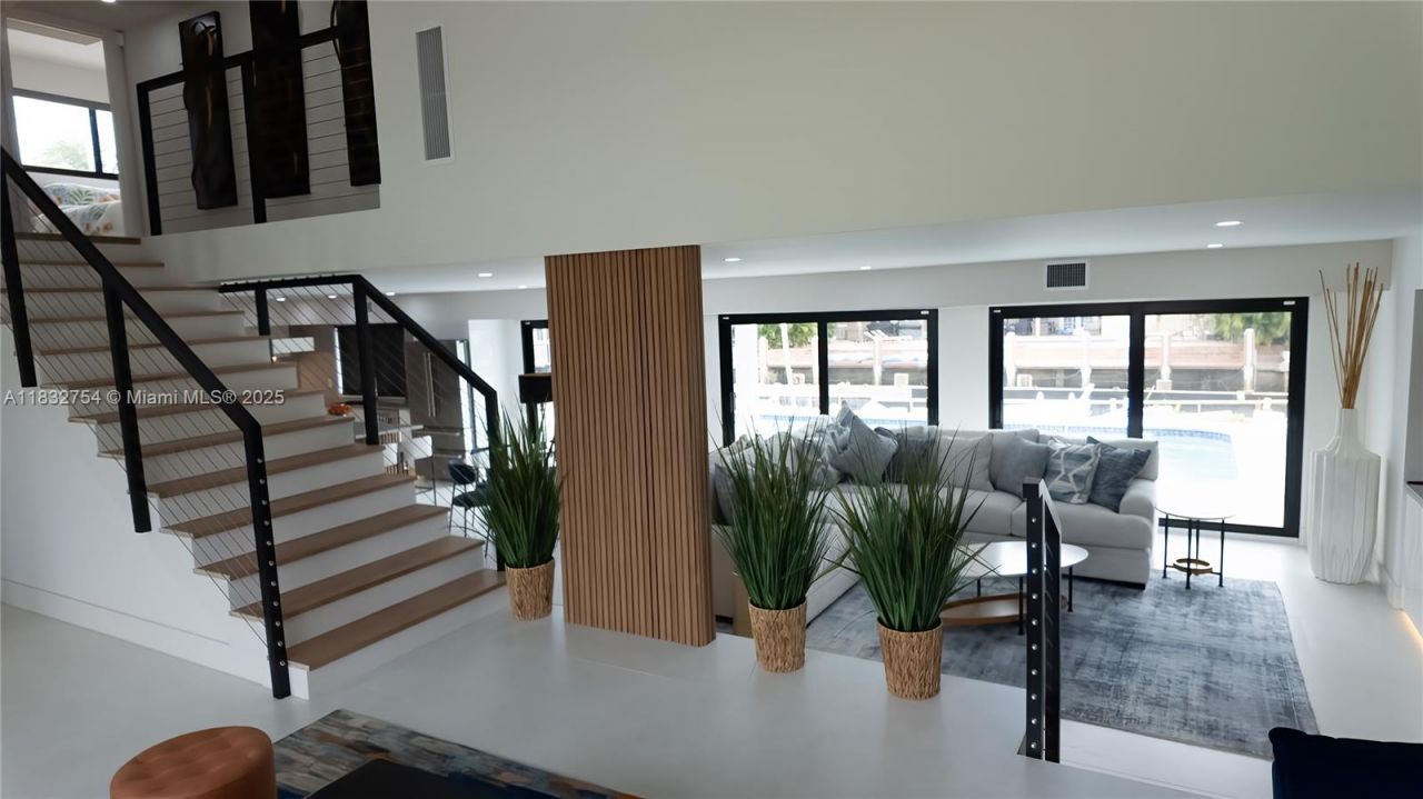 1240 NE 27th Ter, Pompano Beach, FL 33062 Photo