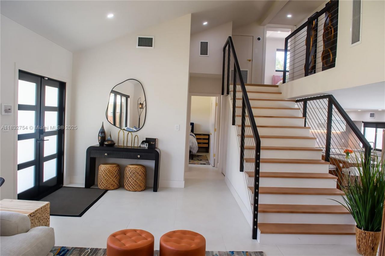 1240 NE 27th Ter, Pompano Beach, FL 33062 Photo