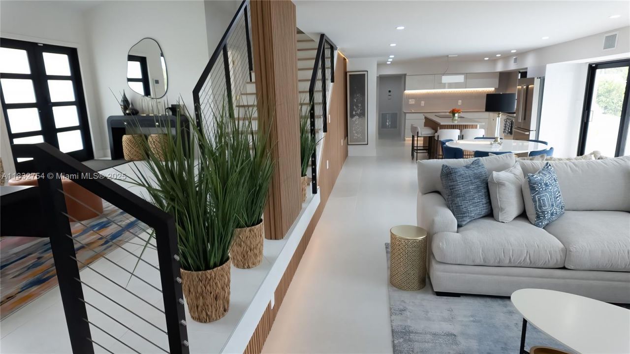 1240 NE 27th Ter, Pompano Beach, FL 33062 Photo