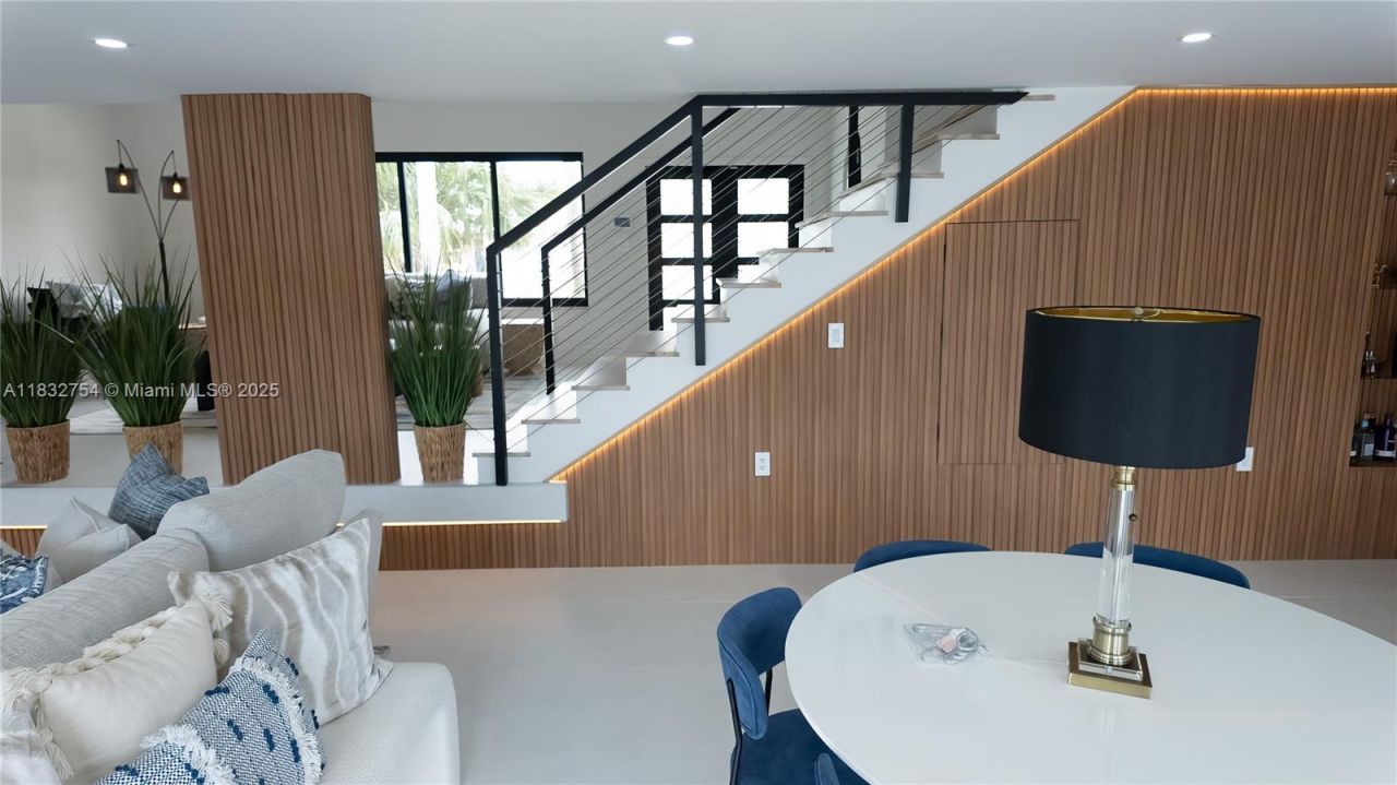 1240 NE 27th Ter, Pompano Beach, FL 33062 Photo